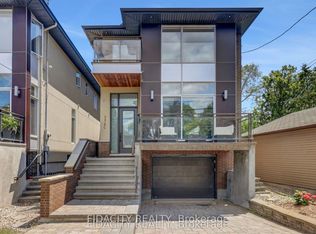 376C Wilmont Ave, Ottawa, ON K2A 0B1