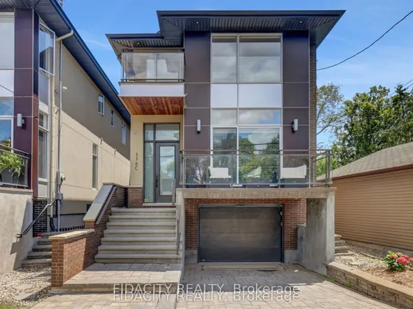 376C Wilmont Ave, Ottawa, ON K2A 0B1