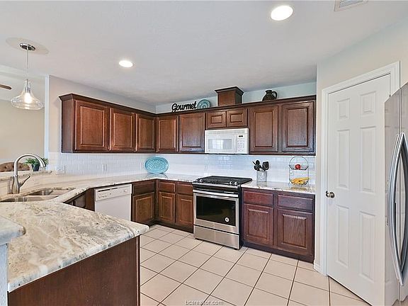 2nd image of 1414 Salem Ct
