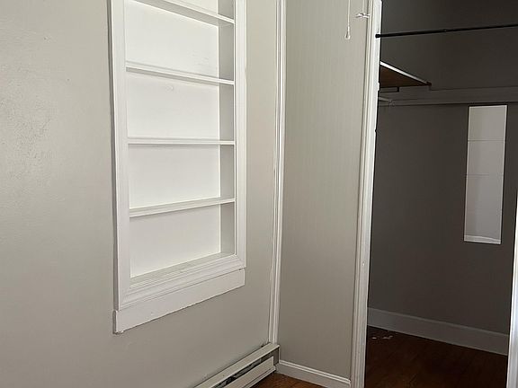 4th image of 400 N Loudoun St #1B