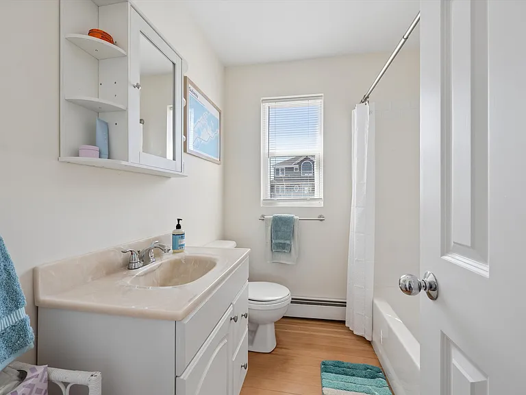 898 Dune Rd — Photo 17