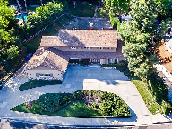 2nd image of 20233 Lorenzana Dr