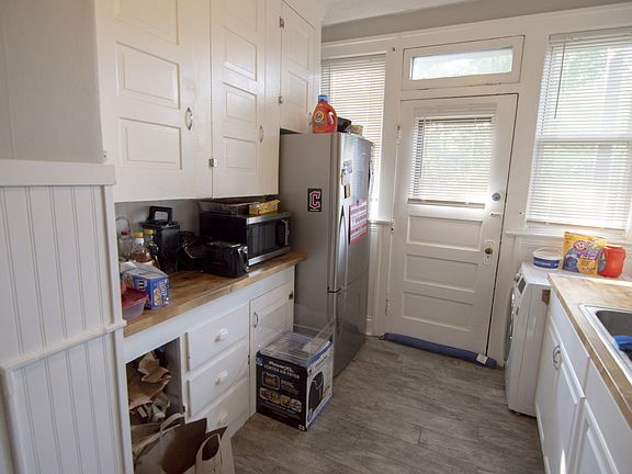 3rd image of 1285 W 114th St