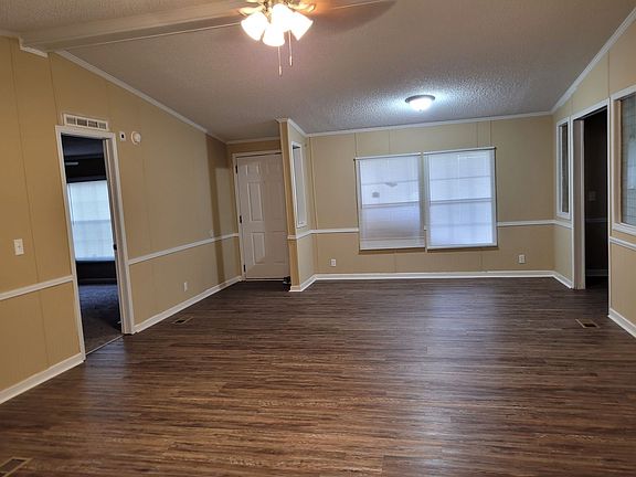 5th image of 400 Green Meadows Dr