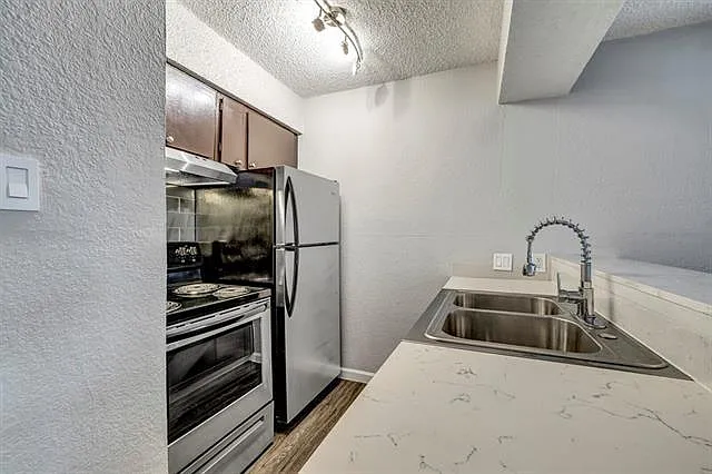 4314 Gillis St #105 — Photo 5