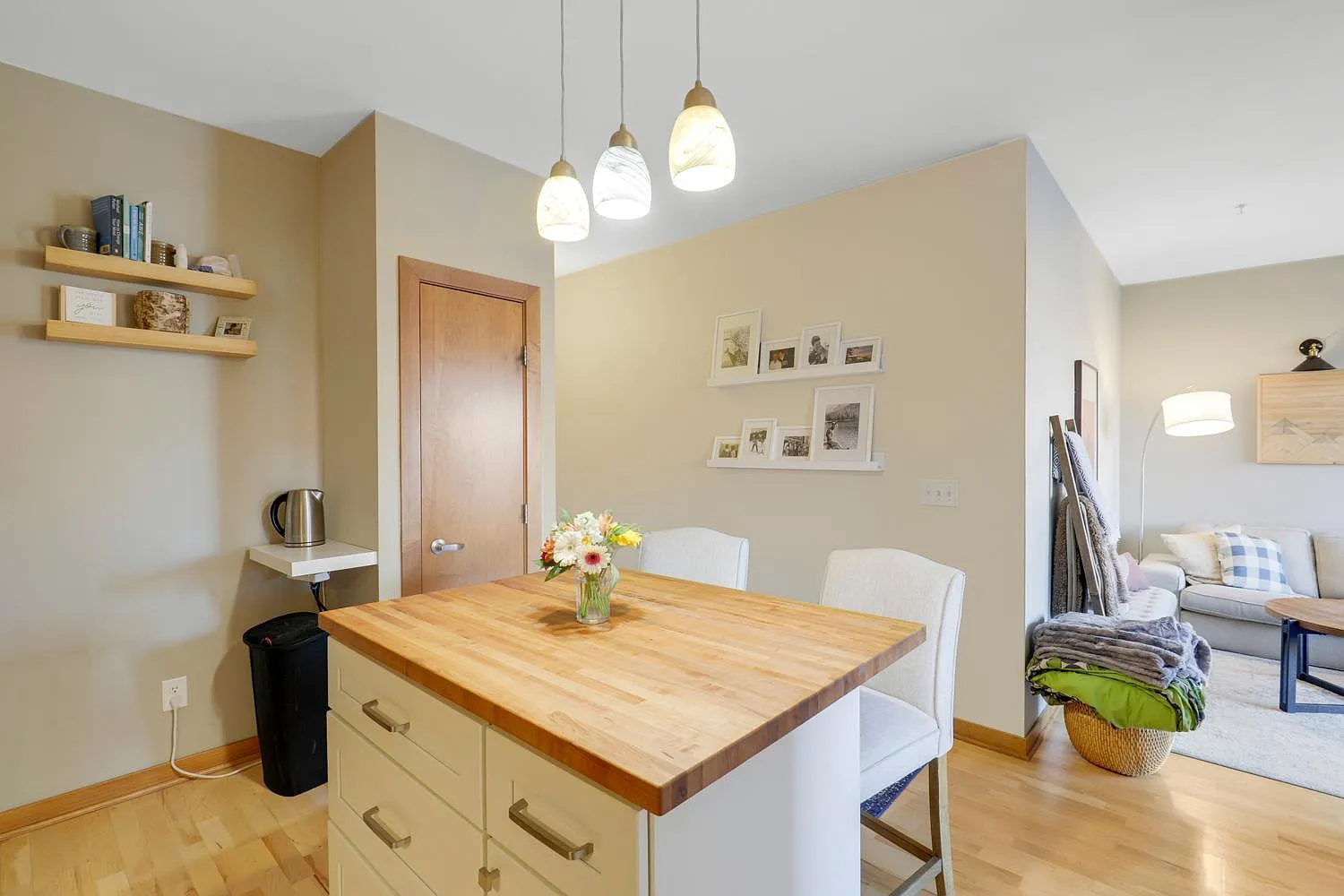 1 bed, 1.0 bath, 550 sqft, $1,395 — Photo 4