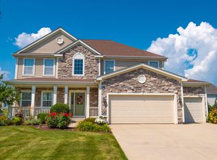 1959 Pawnee Dr, Grafton, WI 53024