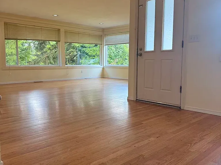 8606 Sloan Dr — Photo 15