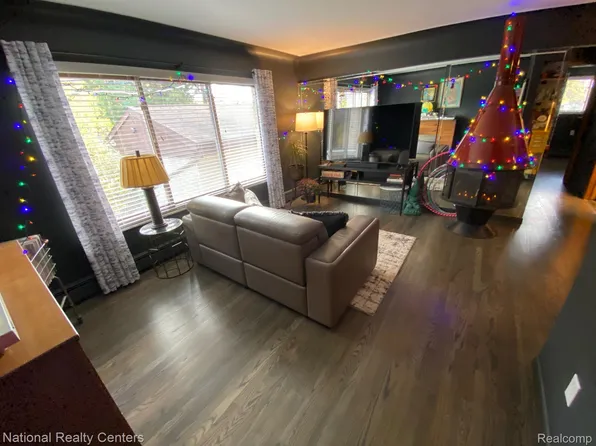 995 N Cass Lake Rd APT 237, Waterford, MI 48328