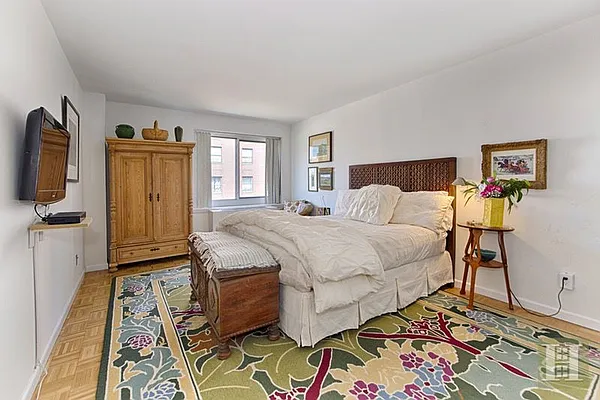 Rented by Halstead Real Estate | media 7