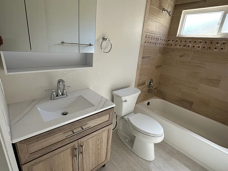 410 Zenith St #2 — Photo 8