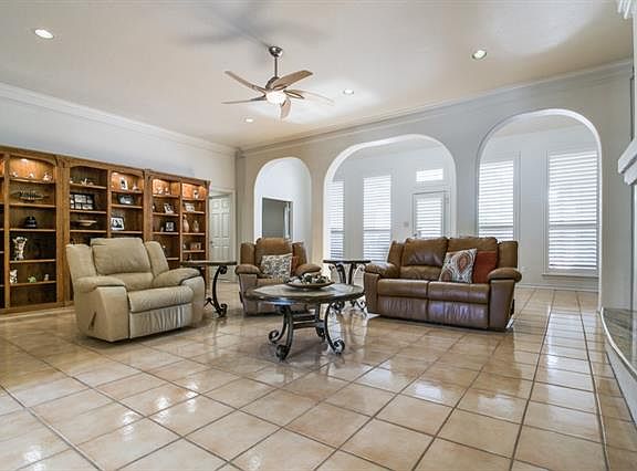 5th image of 525 Shoreview Dr