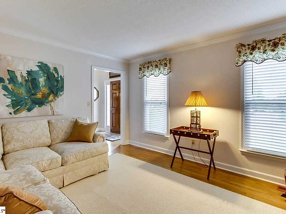 5th image of 105 Woodington Dr