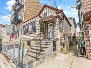134 South St APT 3, Jersey City, NJ 07307