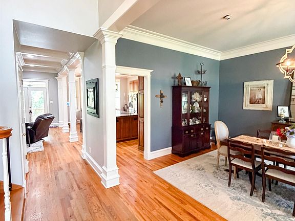 3rd image of 210 Bayside Dr