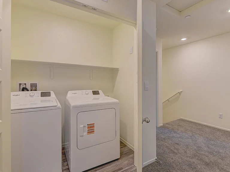 1505 Pamela Springs Ln — Photo 16