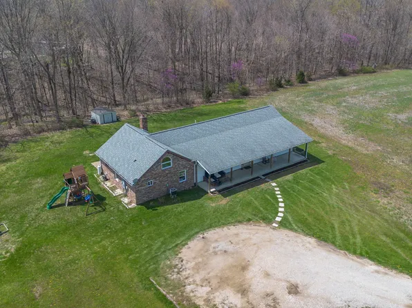 9009 Delany Rd, Spencer, IN 47431