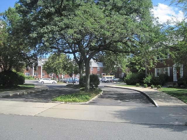 1st image of 5 Soundview Gdns APT C