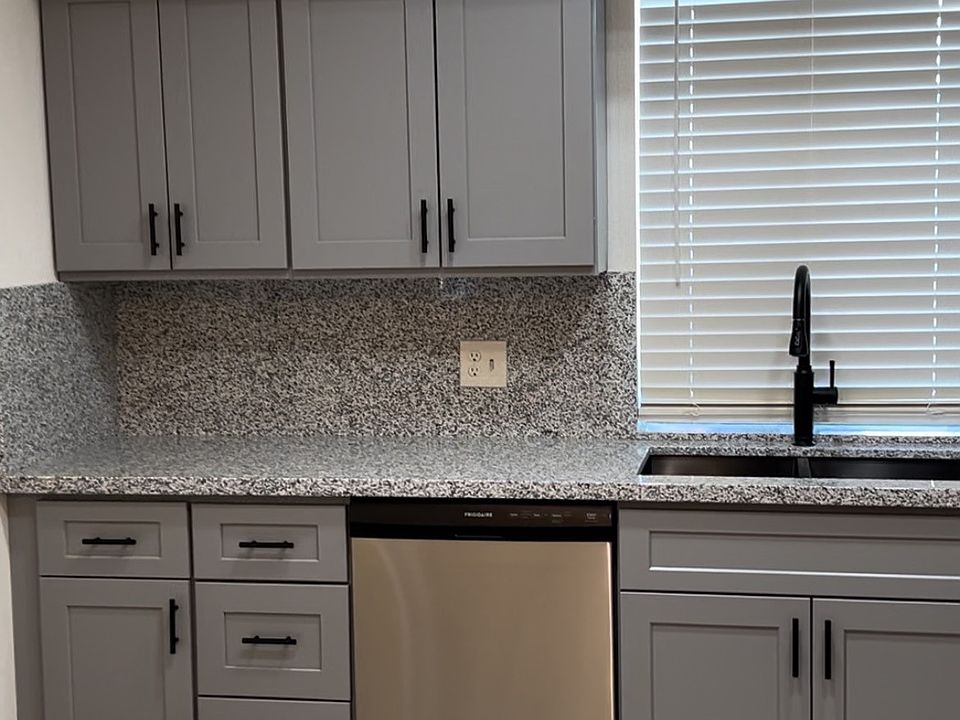 2nd image of 1261 Cabrillo Dr