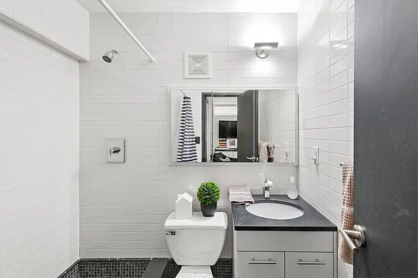 Rented by Zumper Inc | media 13