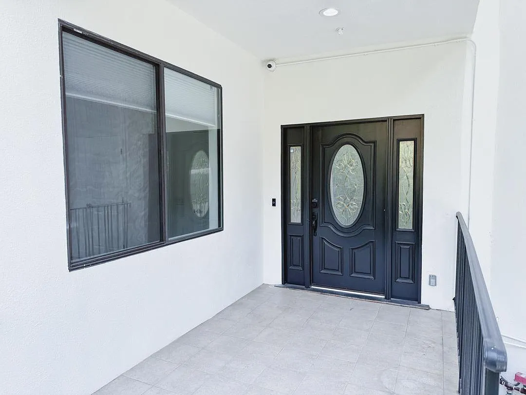 2646 Rinconia Dr — Photo 2