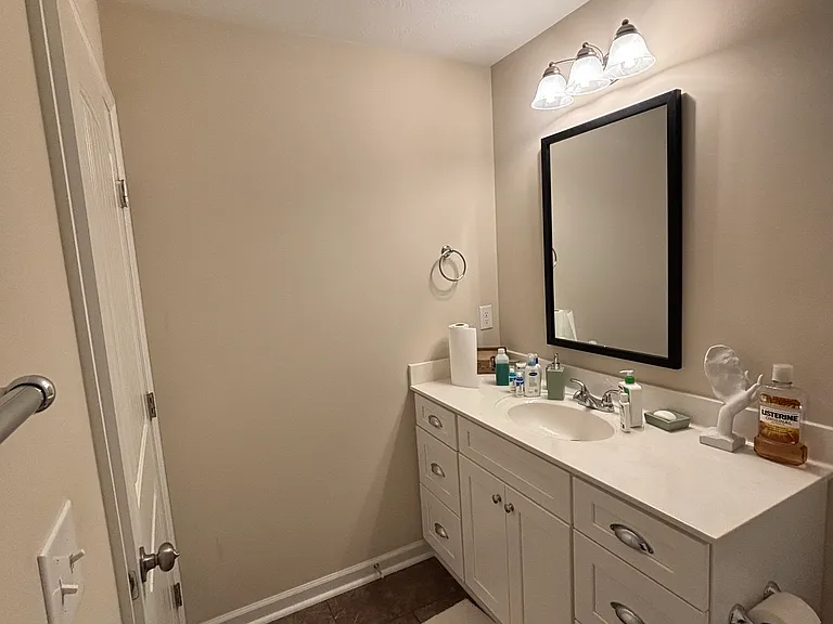 233 Willowton Ln — Photo 5