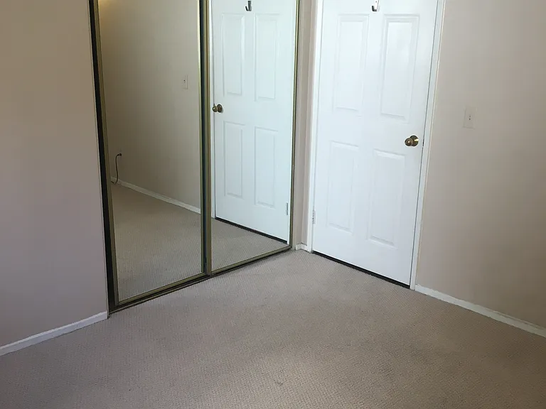 869 S Wooster St — Photo 1