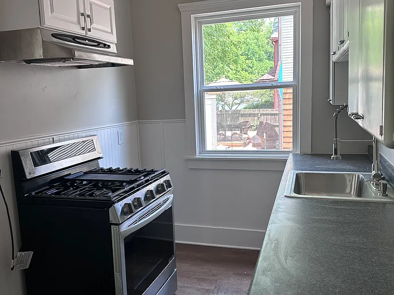 104 Beck Ave — Photo 3