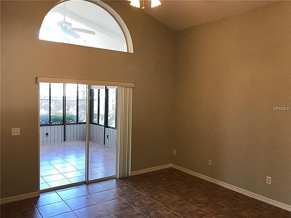 5th image of 126 Rockhill Dr
