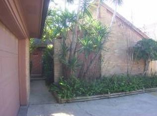 15 Quintana Dr, Galveston, TX 77554