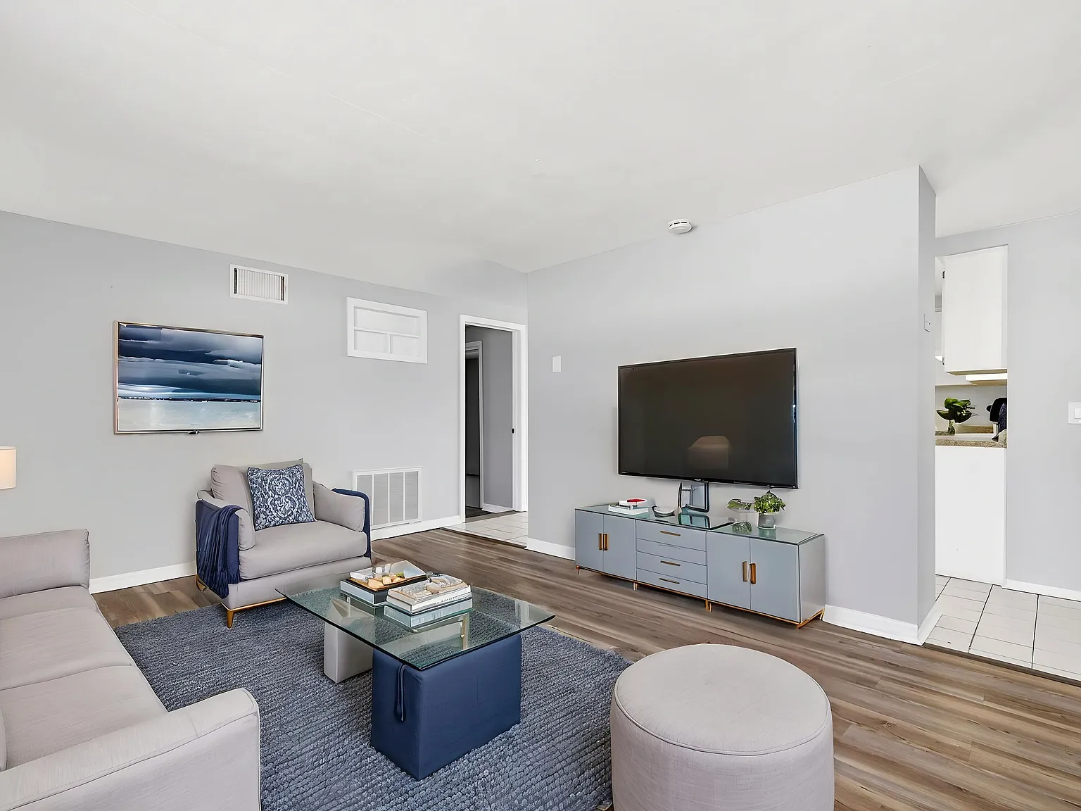 3 bed, 1000 sqft, $1,450 — Photo 3