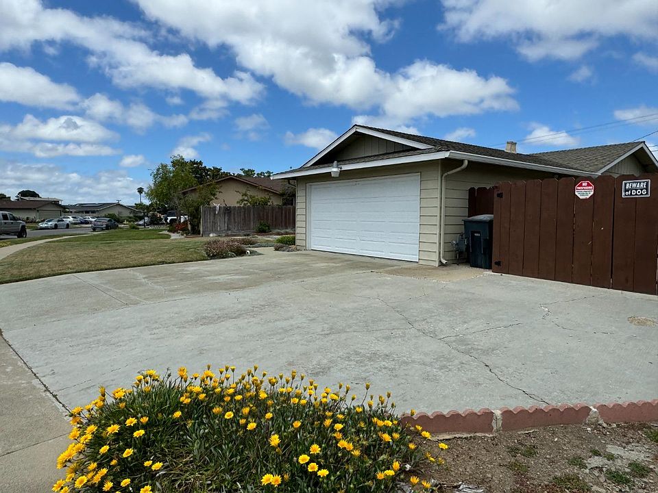 2nd image of 414 Pueblo Dr