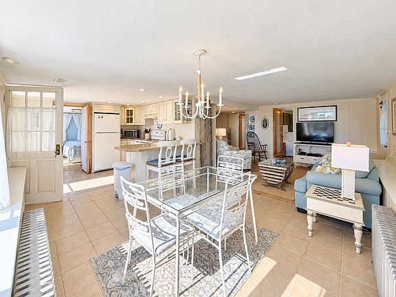 5th image of 42 Washington Rd #5