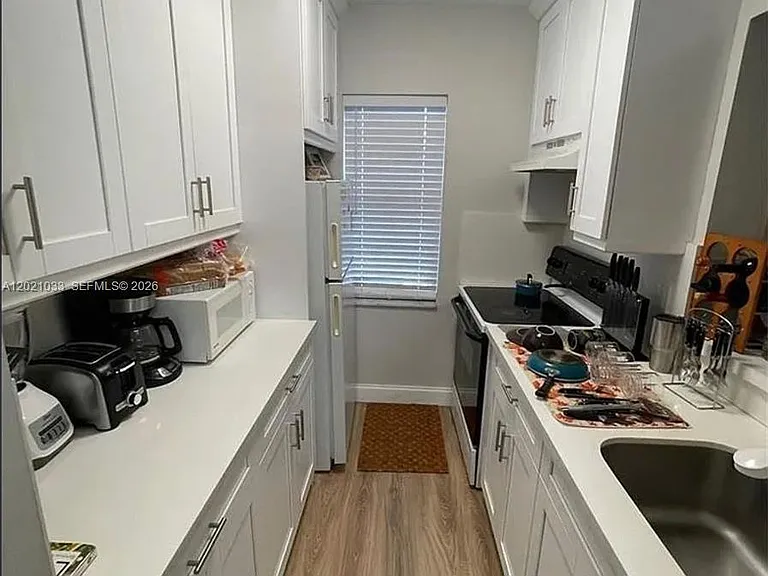 2219 Polk St #4B — Photo 6