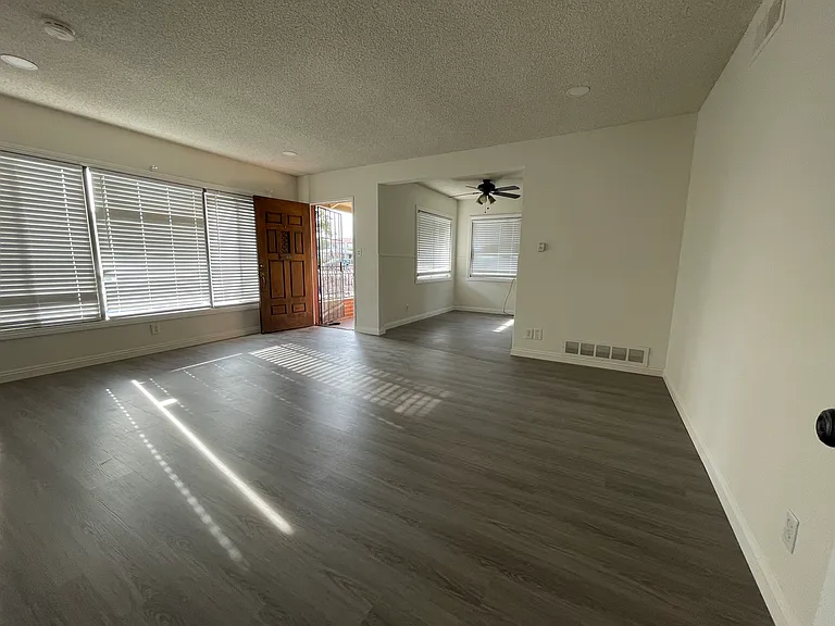 212 N Pasadena Ave — Photo 12