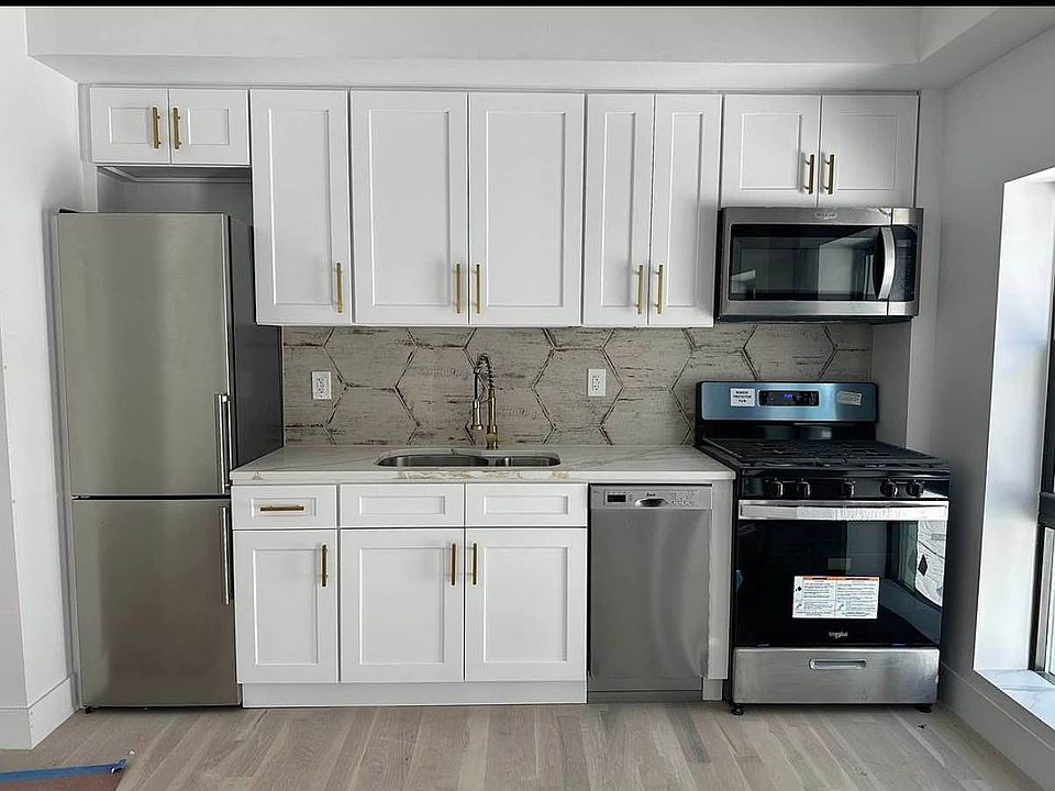 1st image of 942 51st St #1L