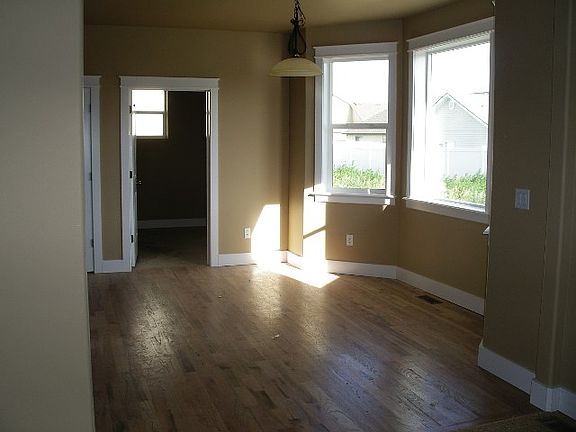 4th image of 2307 Eastbrooke Dr