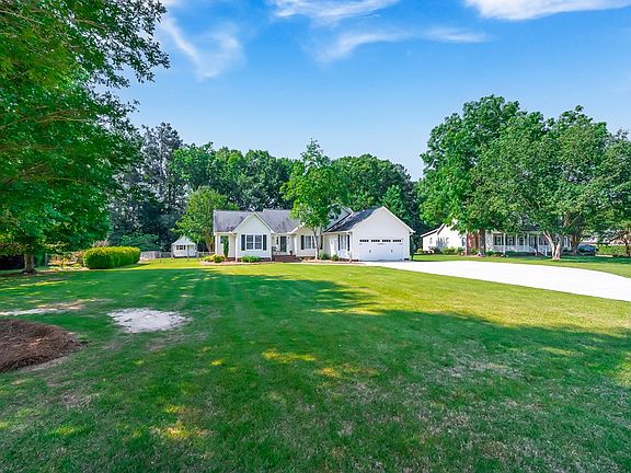 2nd image of 205 Heathwood Dr