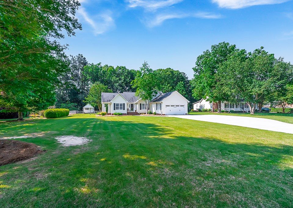 205 Heathwood Dr, Greenwood, SC 29649 MLS 125935 Zillow