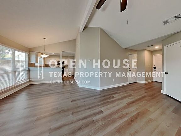 5th image of 216 Tara Plantation Dr