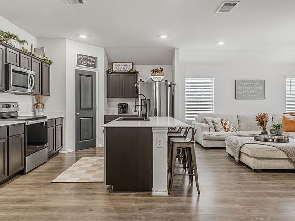 4th image of 113 Stovall Ln