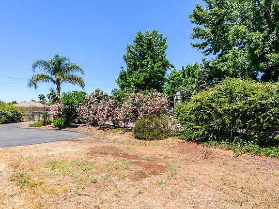 5th image of 1040 Hardell Ln