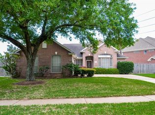 918 Sandpiper Dr, Sugar Land, TX 77478