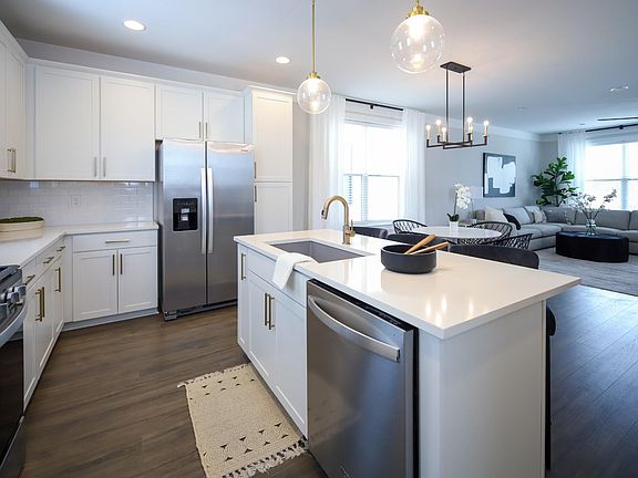 4th image of 780 Oak Meadow Dr #1012