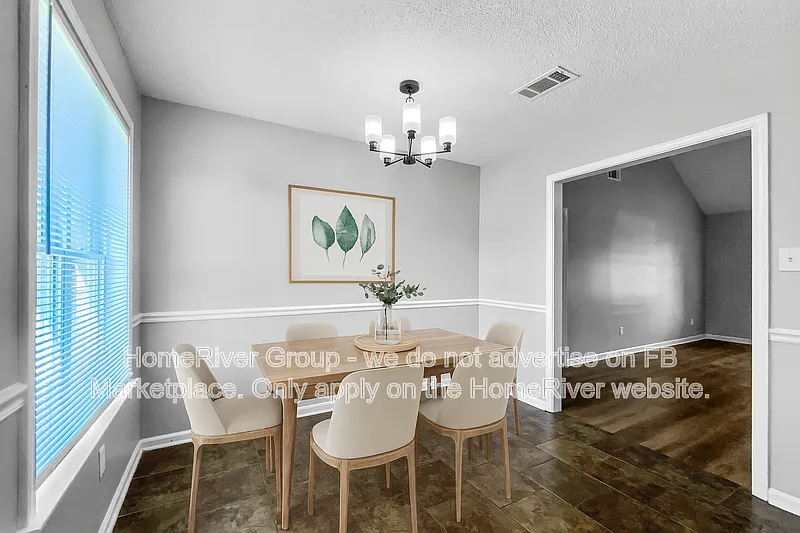 3 bed, 2.0 bath, 1370 sqft, $1,895 — Photo 3