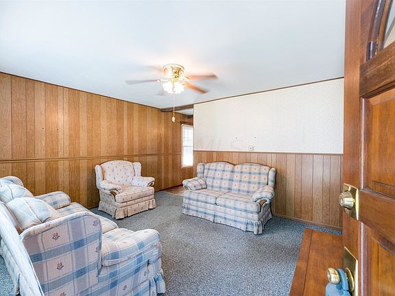 5th image of 2677 Shelly Dr