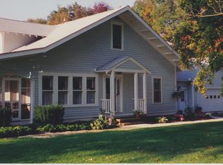 15506 Riddle Rd, Chagrin Falls, OH 44022