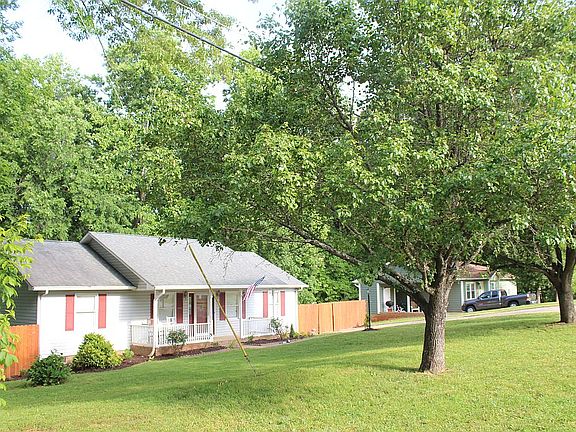 3rd image of 4625 Greenwood Dr