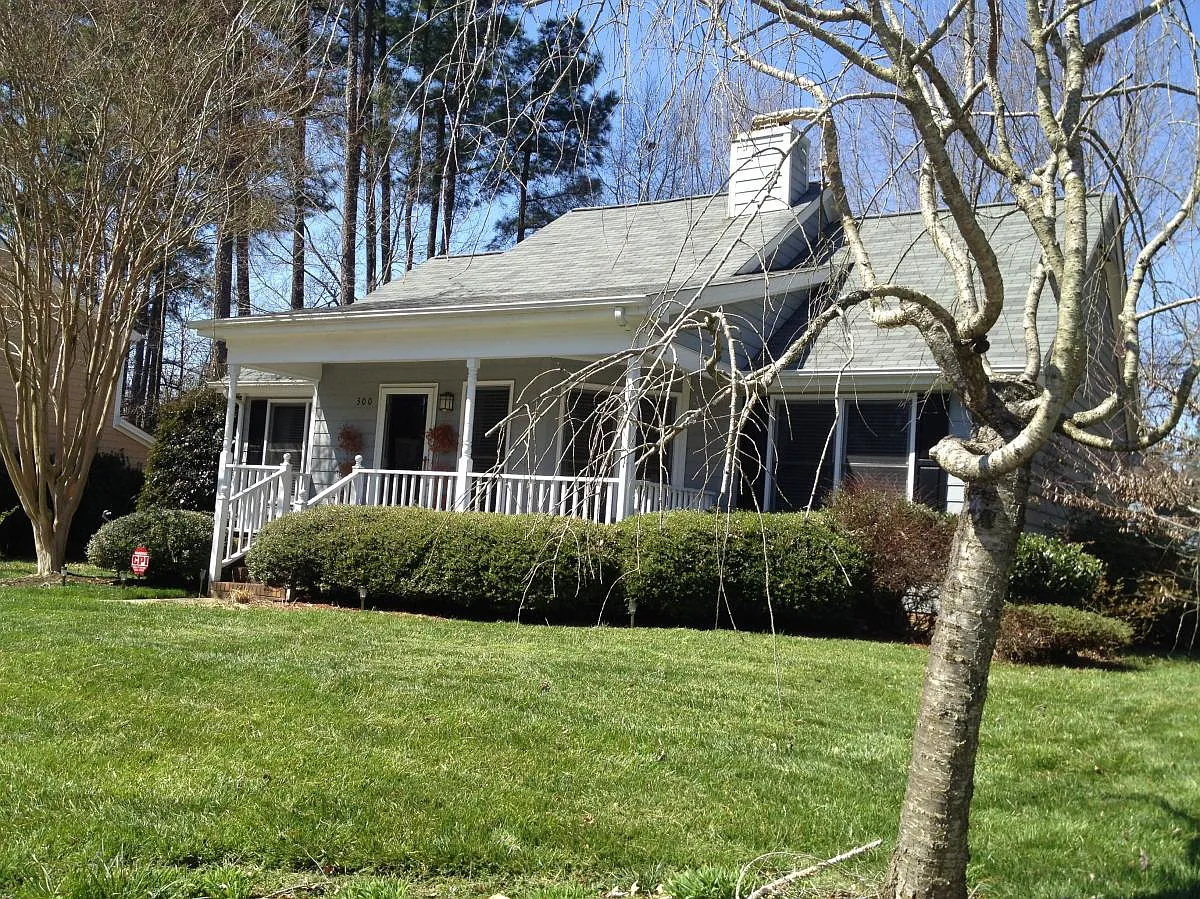 300 Crosspine Drive — Photo 2