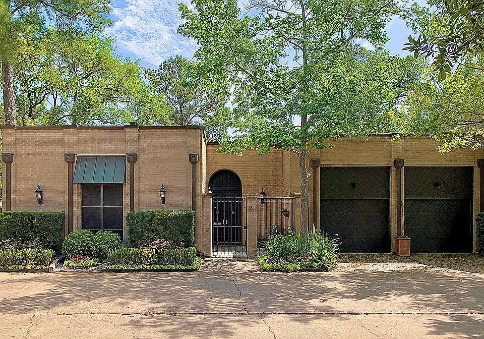 1 story custom on 2 lots